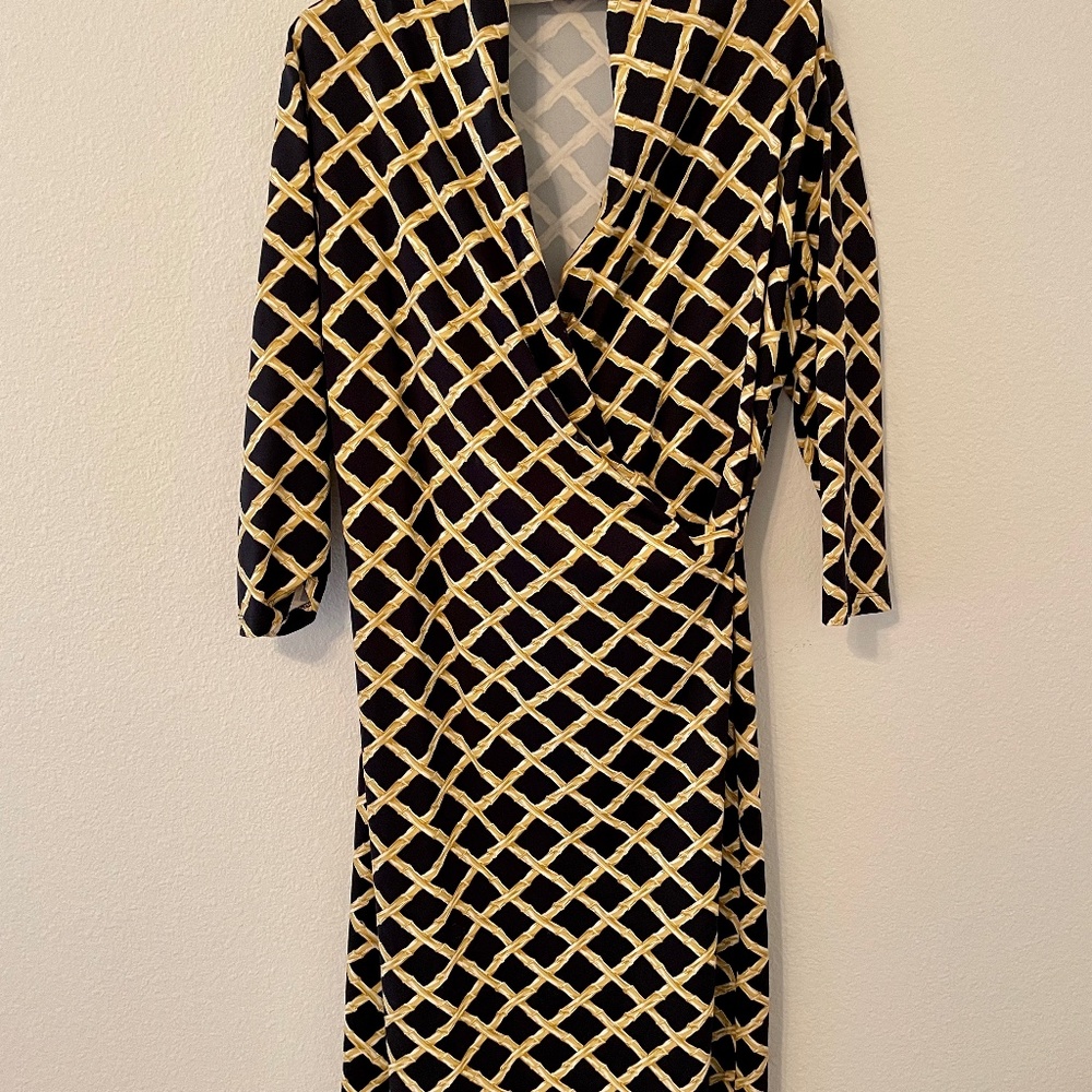 Elegant Black and Gold Long Sleeve Dress